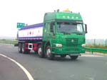 斯太爾前四后八運油車