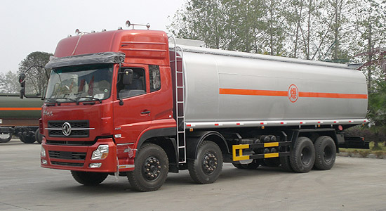東風(fēng)天龍前四后八加油車