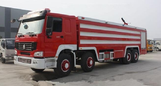 重汽豪沃25噸水罐消防車(國(guó)五)